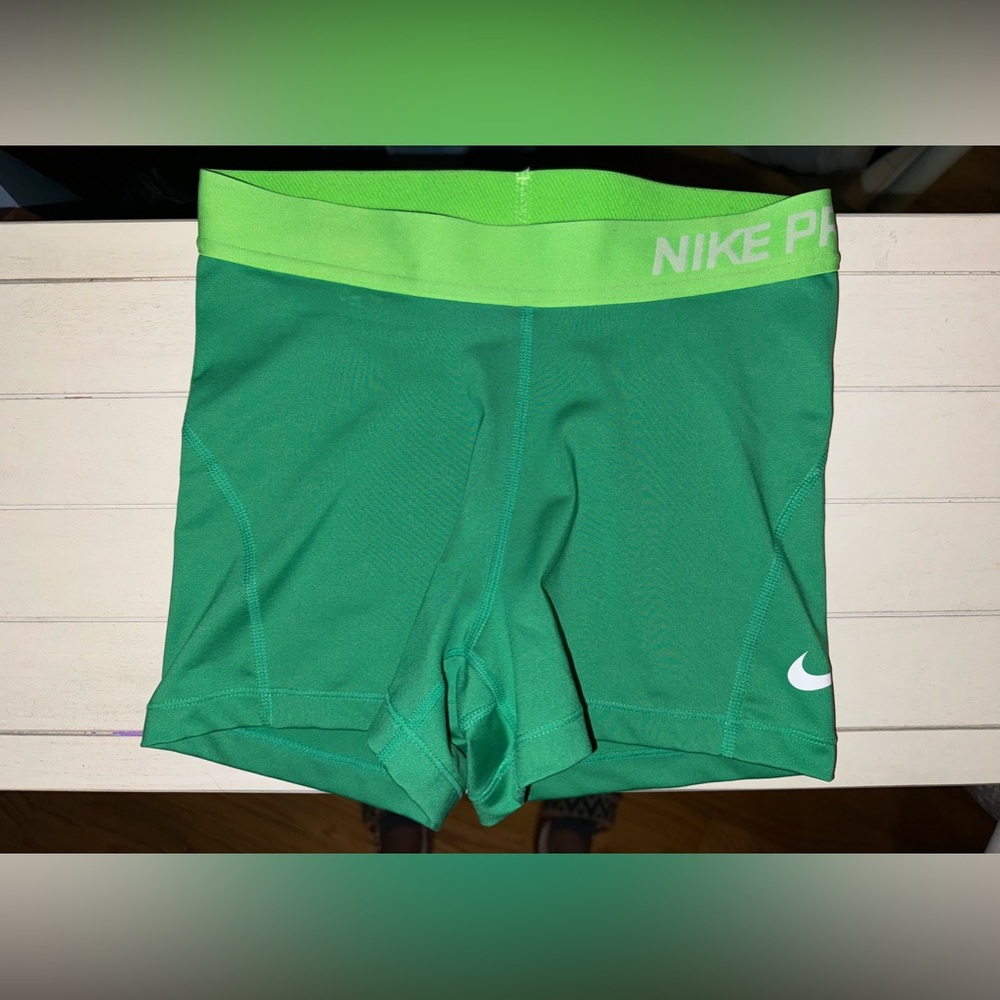 Nike Pro 3” compression shorts small